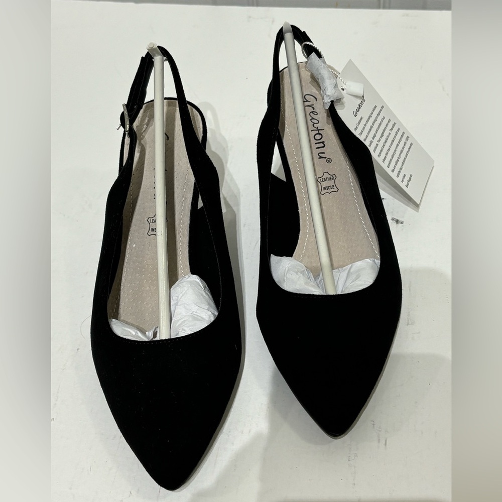 NWT Greatonu  Black Slingback Heels